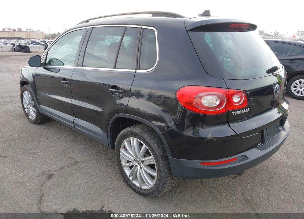 2009 VOLKSWAGEN TIGUAN SE VIN: WVGAV75N09W526508