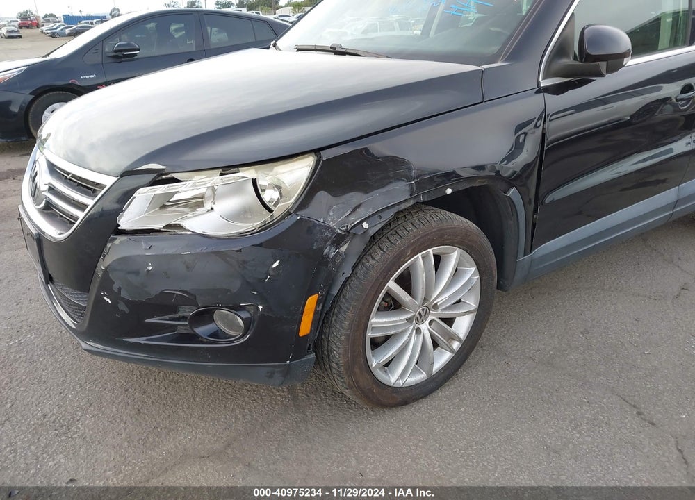 2009 VOLKSWAGEN TIGUAN SE VIN: WVGAV75N09W526508