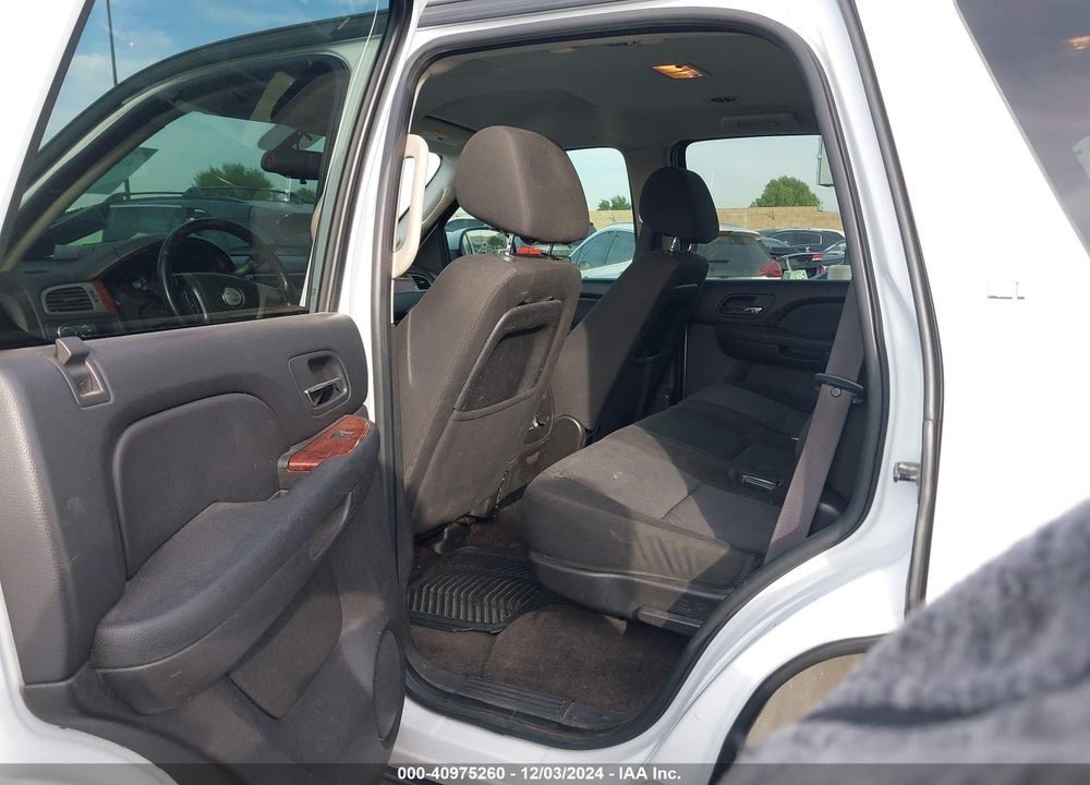 2011 CHEVROLET TAHOE LS VIN: 1GNSCAE04BR121697