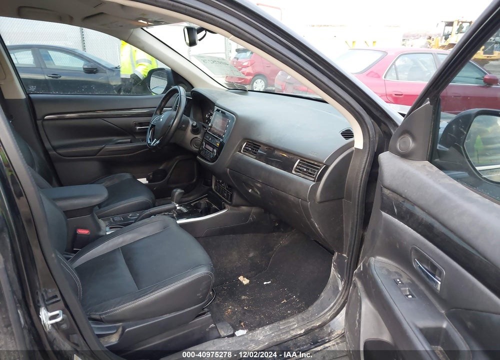 2018 MITSUBISHI OUTLANDER SEL VIN: JA4AD3A31JJ000890