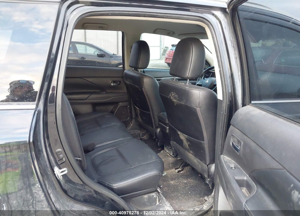 2018 MITSUBISHI OUTLANDER SEL VIN: JA4AD3A31JJ000890