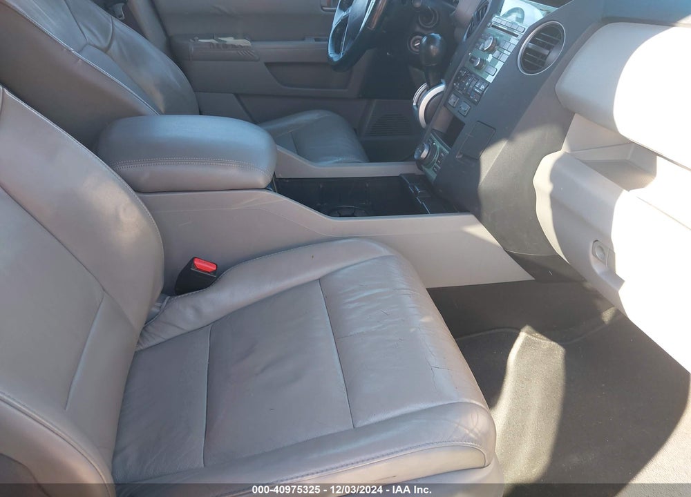 2010 HONDA PILOT TOURING VIN: 5FNYF4H86AB038760