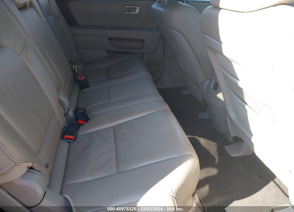 2010 HONDA PILOT TOURING VIN: 5FNYF4H86AB038760