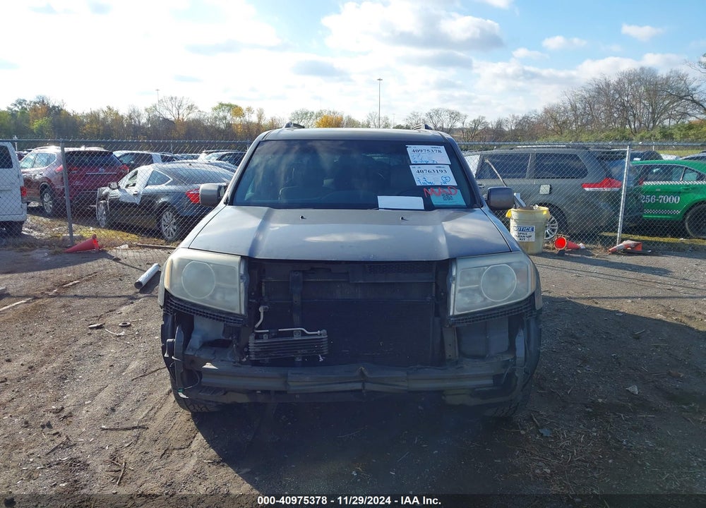 2011 HONDA PILOT EX-L VIN: 5FNYF3H79BB031370