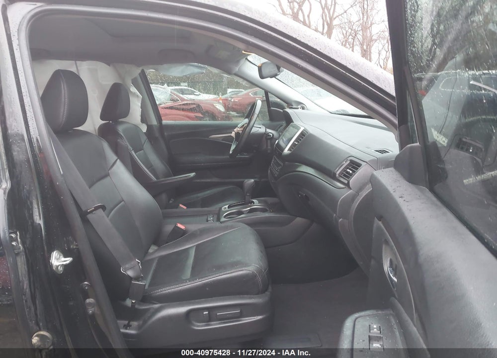 2017 HONDA PILOT EX-L VIN: 5FNYF6H50HB095533