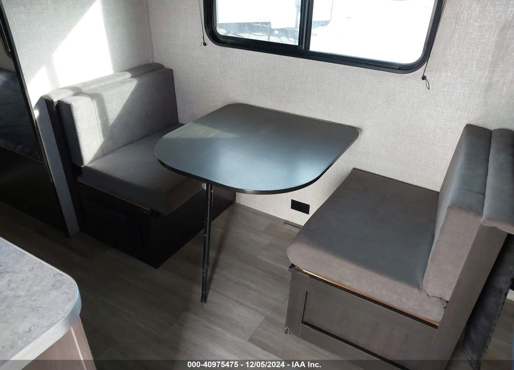 2022 JAYCO JAYFLIGHT TRAVEL TRAILER VIN: 1UJBJ0AJ7N17J1063