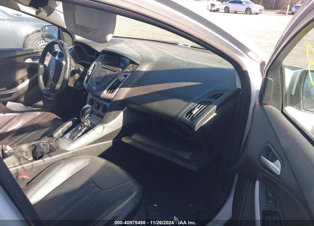 2014 FORD FOCUS SE VIN: 1FADP3K24EL337263