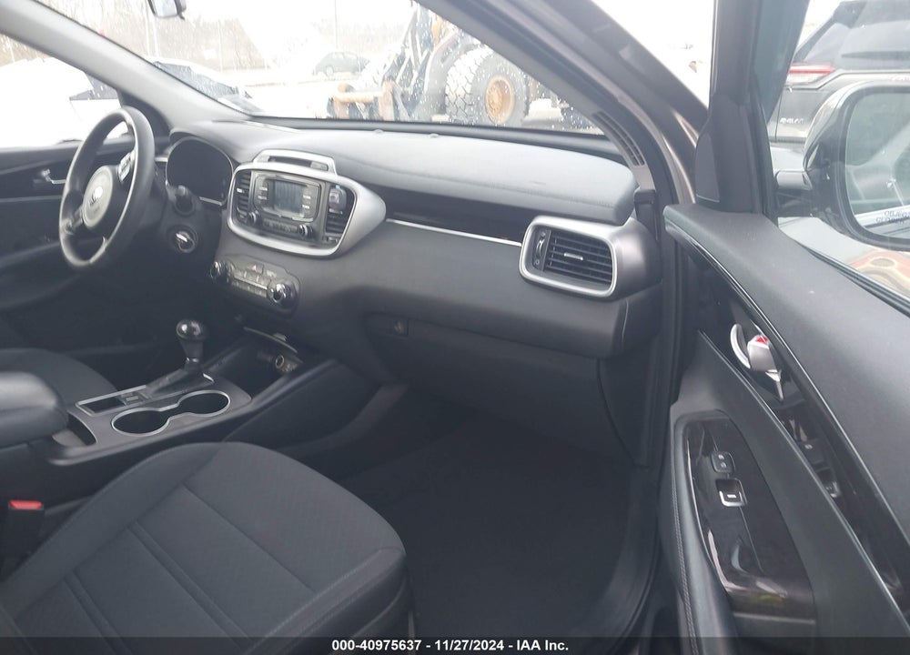 2017 KIA SORENTO 2.4L LX VIN: 5XYPG4A31HG287753