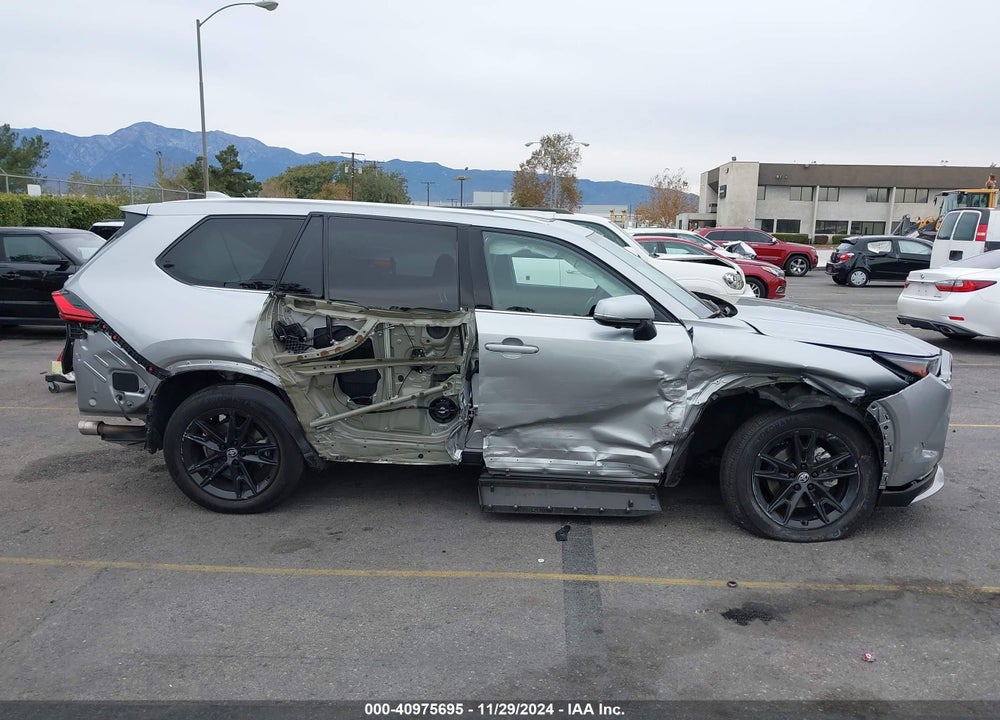 2024 TOYOTA GRAND HIGHLANDER HYBRID LIMITED MAX VIN: 5TDADAB54RS000312