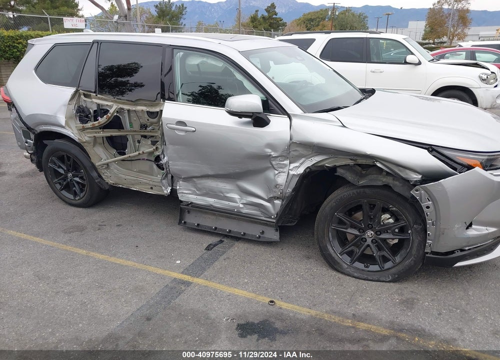 2024 TOYOTA GRAND HIGHLANDER HYBRID LIMITED MAX VIN: 5TDADAB54RS000312