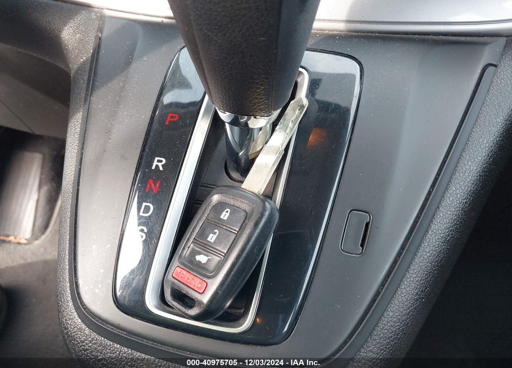 2015 HONDA CR-V LX VIN: 5J6RM4H31FL052952