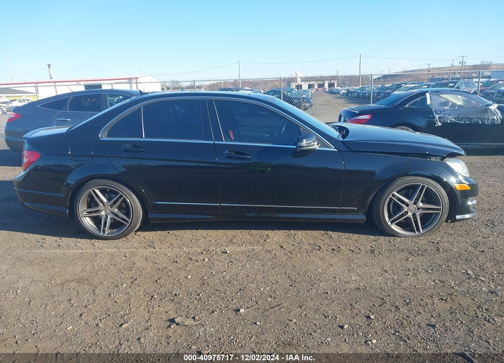 2013 MERCEDES-BENZ C 300 LUXURY 4MATIC/SPORT 4MATIC VIN: WDDGF8AB6DR268196