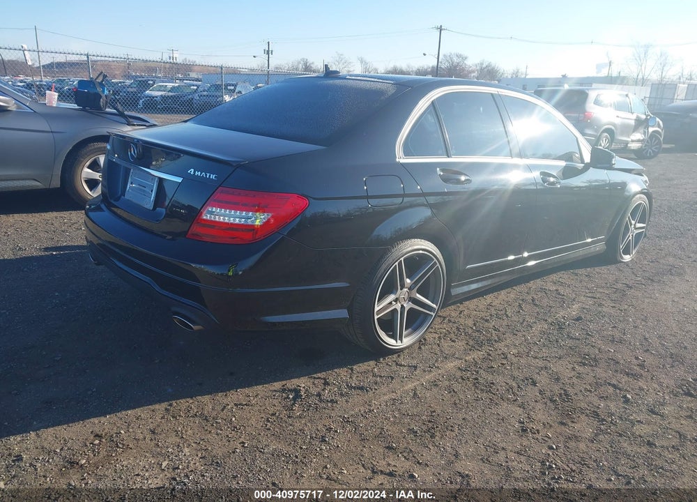 2013 MERCEDES-BENZ C 300 LUXURY 4MATIC/SPORT 4MATIC VIN: WDDGF8AB6DR268196