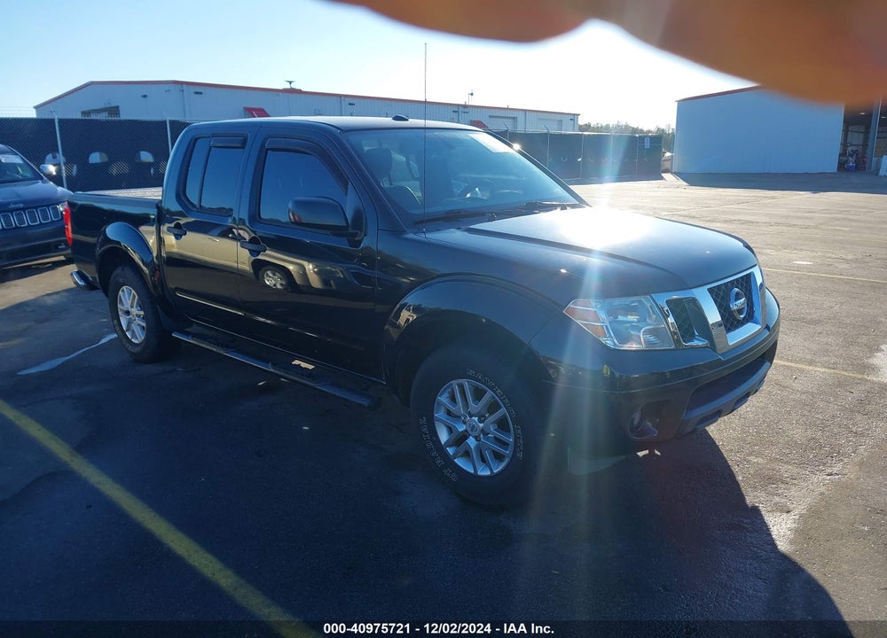 2015 FRONTIER NISSAN  SV VIN: 1N6AD0ER6FN709492