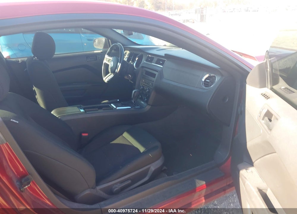 2014 FORD MUSTANG V6 VIN: 1ZVBP8AM1E5330497