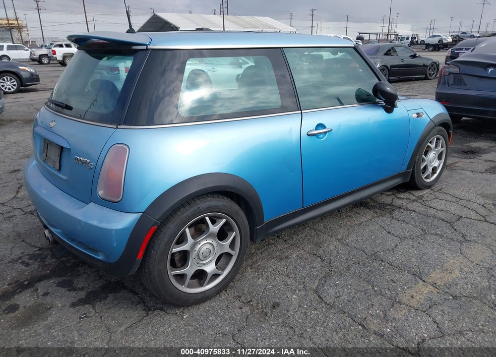 2004 MINI COOPER S VIN: WMWRE33424TD83534