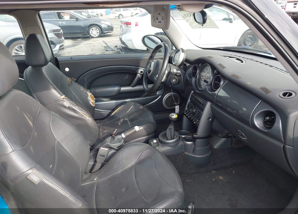 2004 MINI COOPER S VIN: WMWRE33424TD83534
