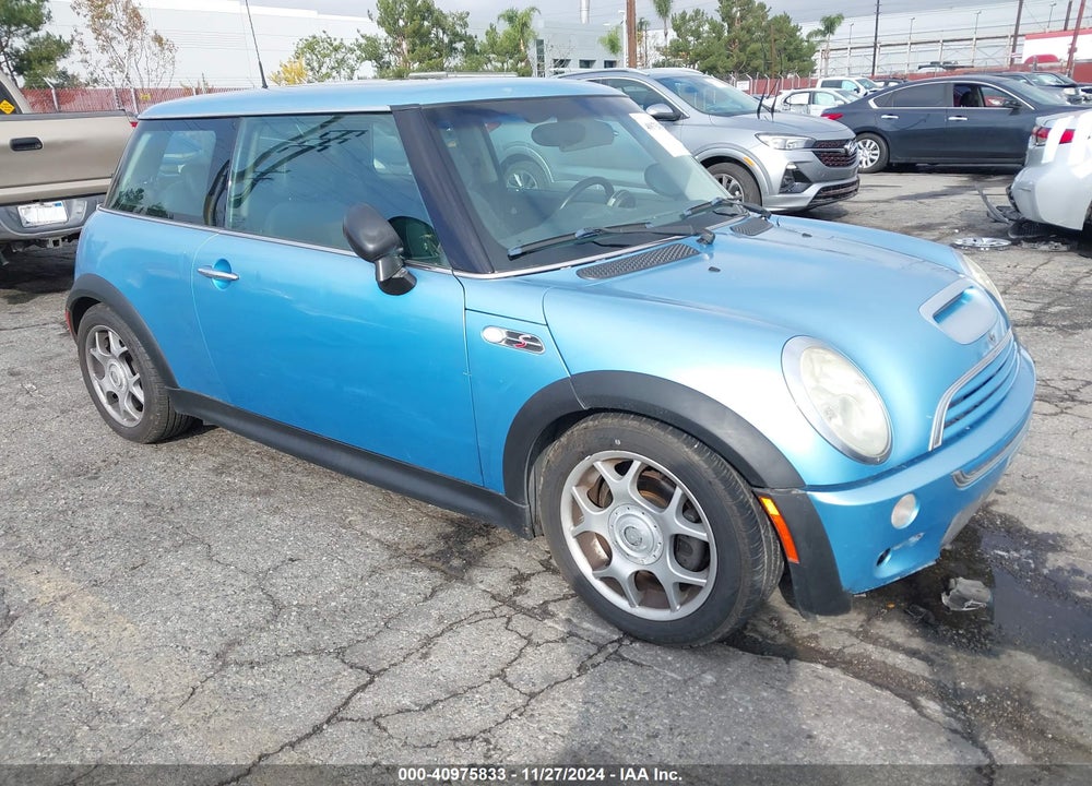 2004 MINI COOPER S VIN: WMWRE33424TD83534