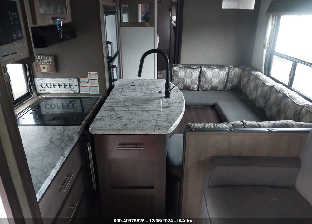 2018 FOREST RIVER OTHER VIN: 4X4TSVH24J2476701