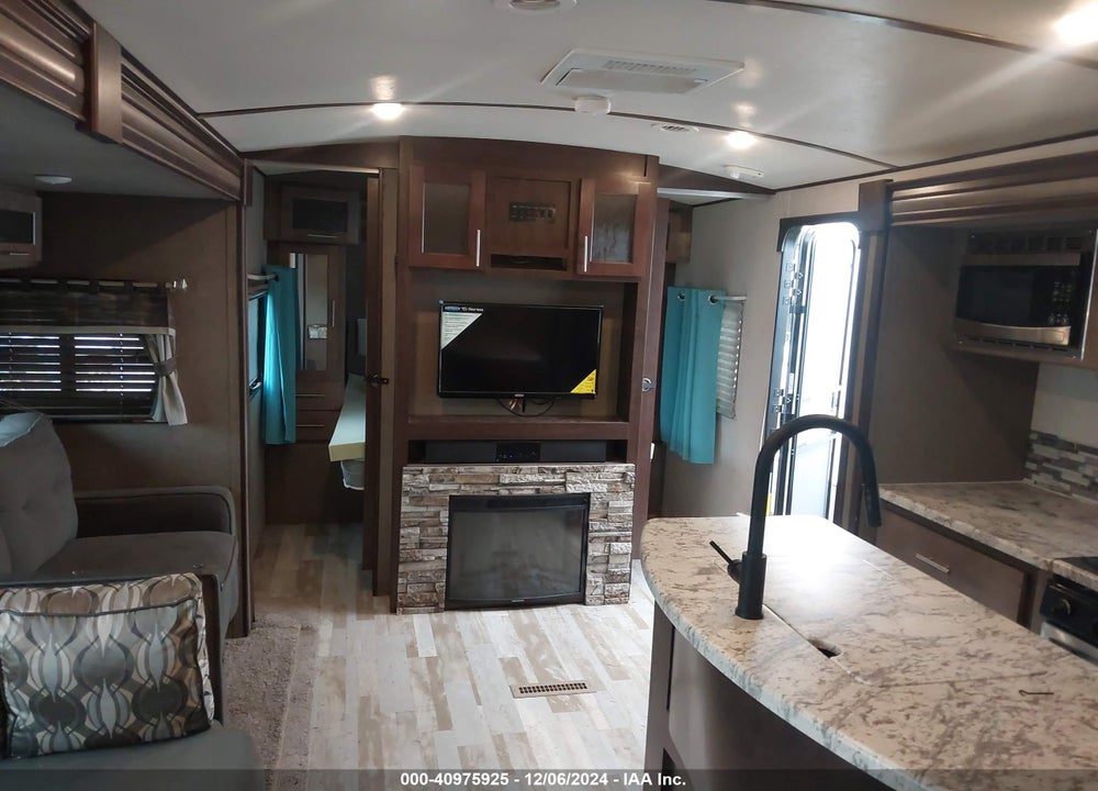 2018 FOREST RIVER OTHER VIN: 4X4TSVH24J2476701
