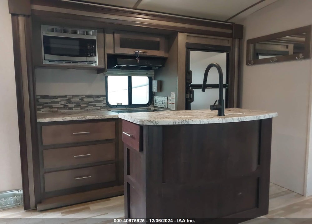 2018 FOREST RIVER OTHER VIN: 4X4TSVH24J2476701