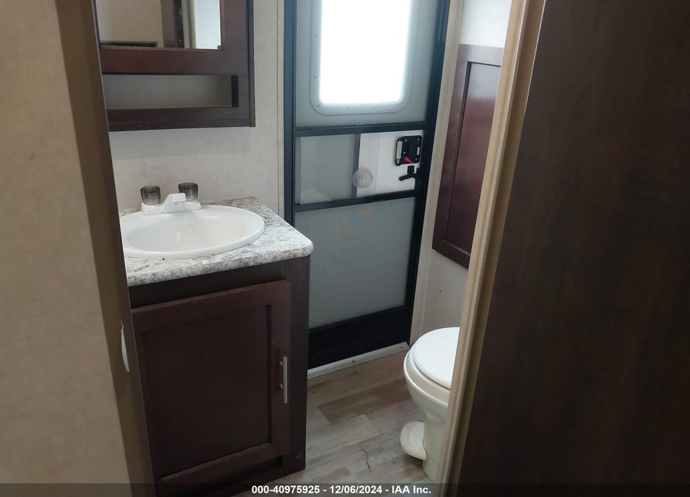 2018 FOREST RIVER OTHER VIN: 4X4TSVH24J2476701