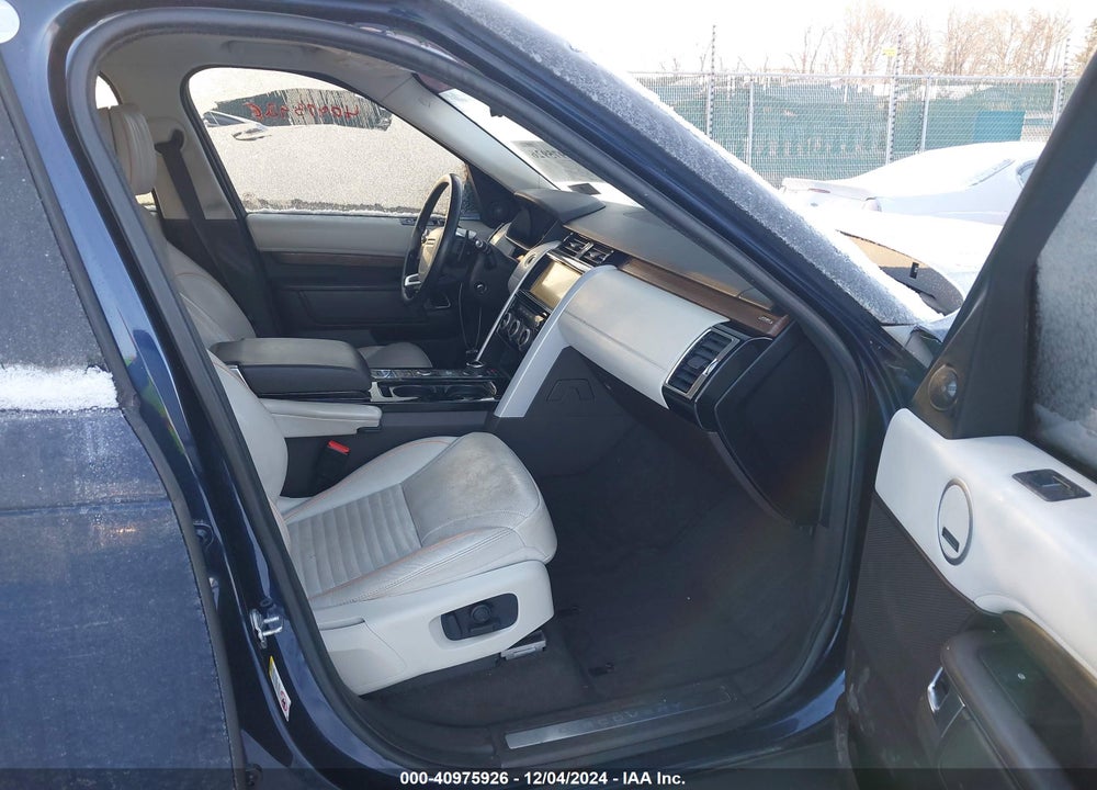 2018 LAND ROVER DISCOVERY HSE LUXURY VIN: SALRT2RK5JA053506