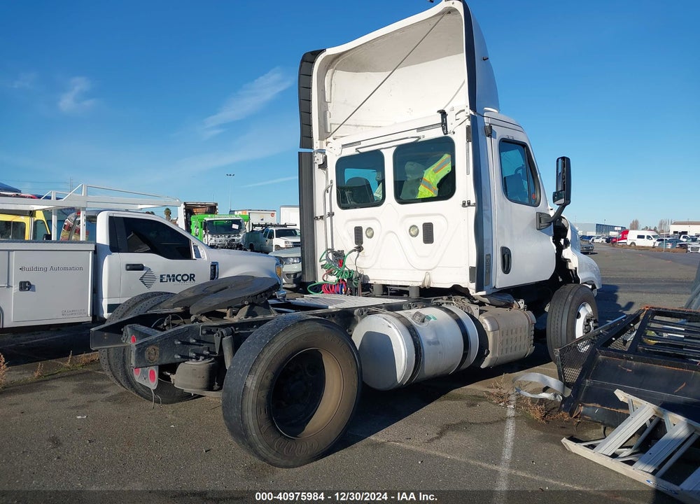 2014 FREIGHTLINER CASCADIA 125 VIN: 1FUBGDDVXELFN7338