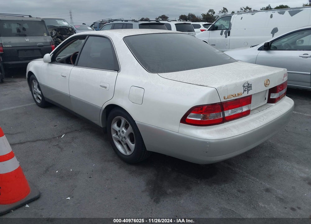 2001 LEXUS ES 300 VIN: JT8BF28G115104178