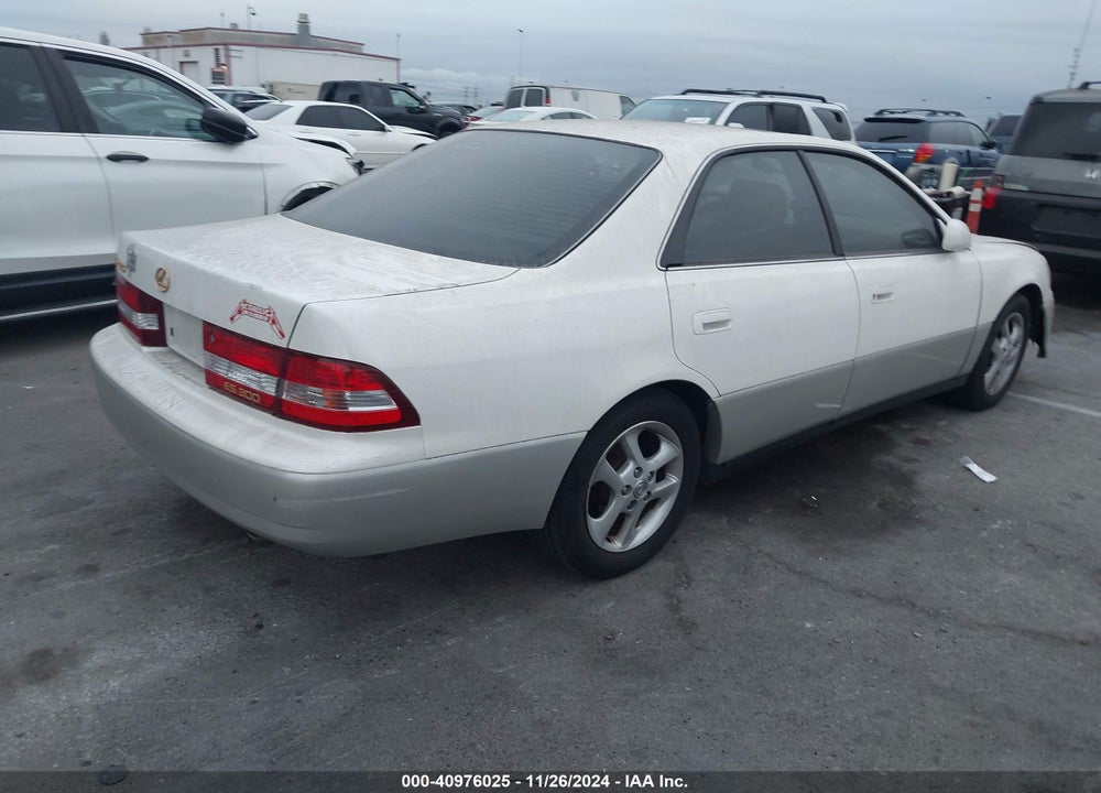 2001 LEXUS ES 300 VIN: JT8BF28G115104178