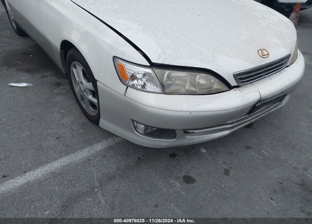 2001 LEXUS ES 300 VIN: JT8BF28G115104178