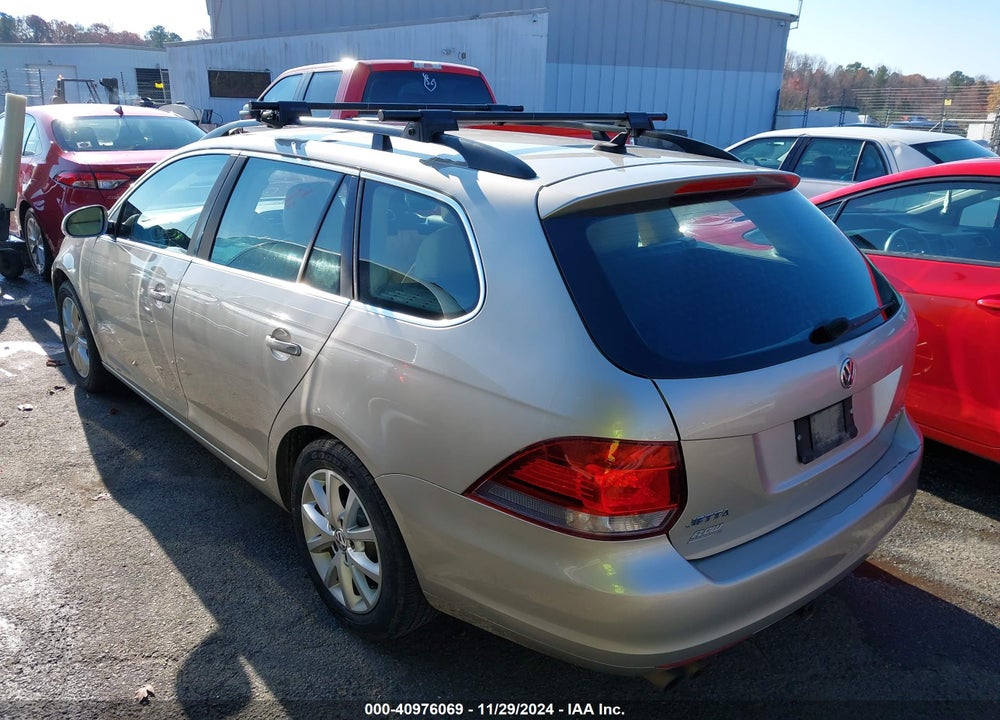 2013 VOLKSWAGEN JETTA SPORTWAGEN 2.5L SE VIN: 3VWPP7AJ3DM685976