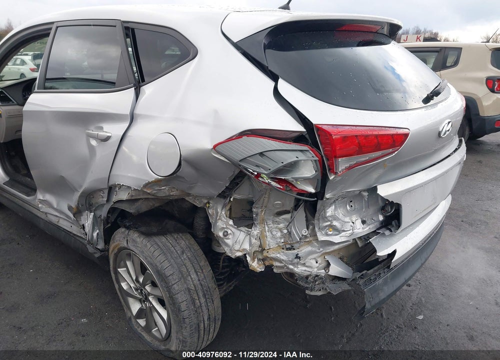 2018 HYUNDAI TUCSON SE VIN: KM8J2CA40JU713651