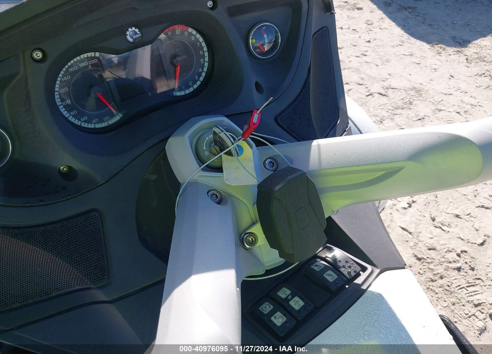 2011 CAN-AM SPYDER ROADSTER RT-LTD VIN: 2BXJBDC18BV001438