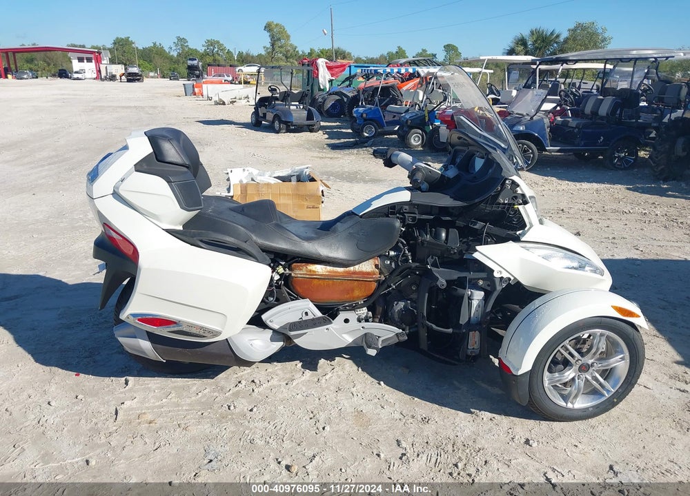 2011 CAN-AM SPYDER ROADSTER RT-LTD VIN: 2BXJBDC18BV001438