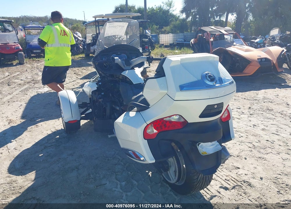 2011 CAN-AM SPYDER ROADSTER RT-LTD VIN: 2BXJBDC18BV001438