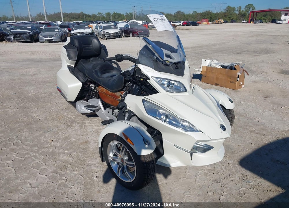 2011 CAN-AM SPYDER ROADSTER RT-LTD VIN: 2BXJBDC18BV001438