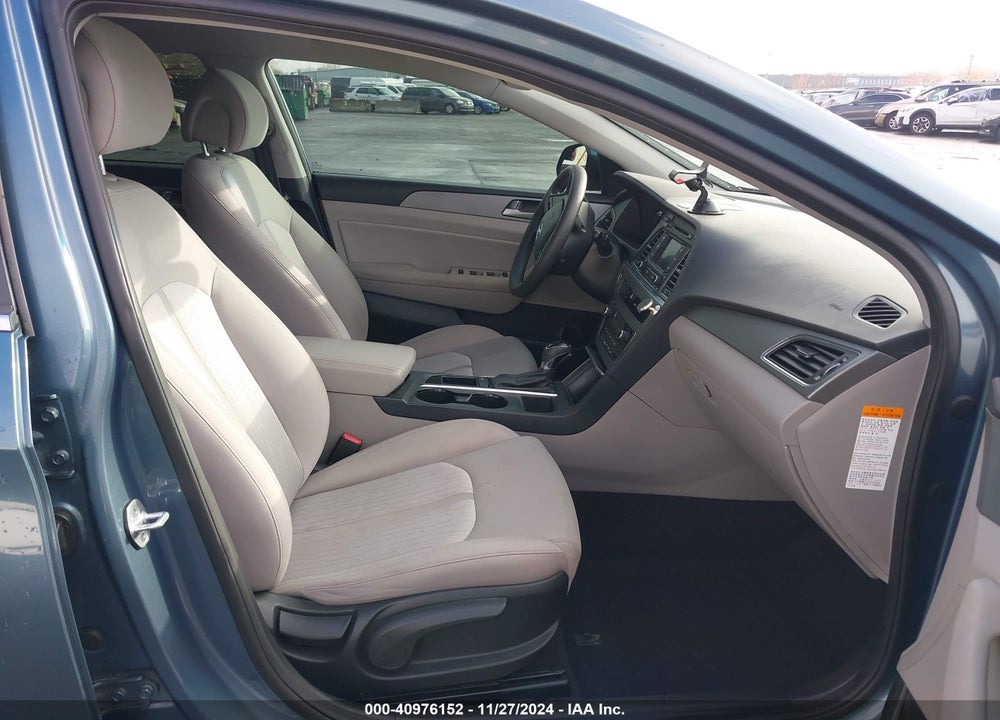2016 HYUNDAI SONATA HYBRID SE VIN: KMHE24L17GA040782
