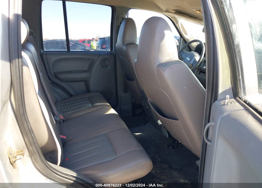 2005 JEEP LIBERTY RENEGADE VIN: 1J4GK38K55W576682
