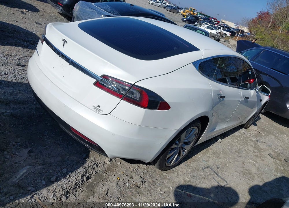 2016 TESLA MODEL S VIN: 5YJSA1E16GF164264