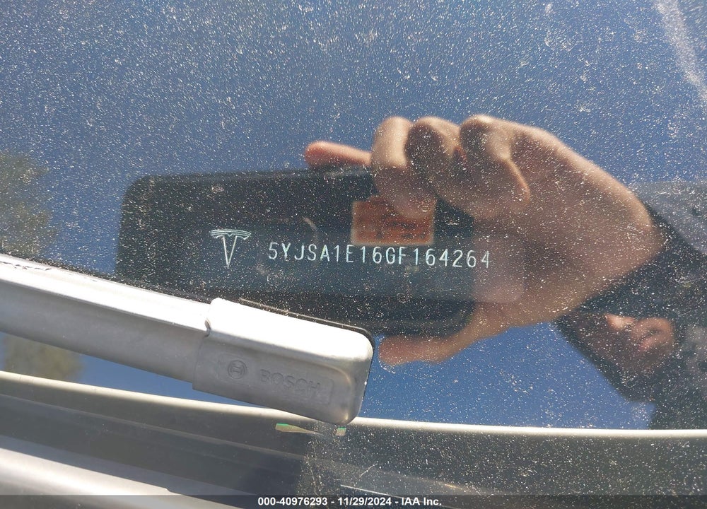 2016 TESLA MODEL S VIN: 5YJSA1E16GF164264