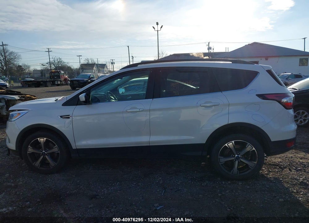 2017 FORD ESCAPE SE VIN: 1FMCU9GD0HUB38913