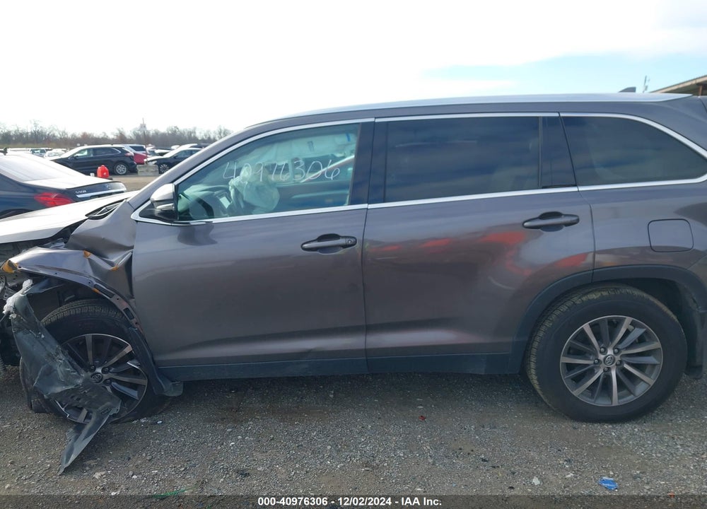 2019 TOYOTA HIGHLANDER XLE VIN: 5TDJZRFH4KS585063