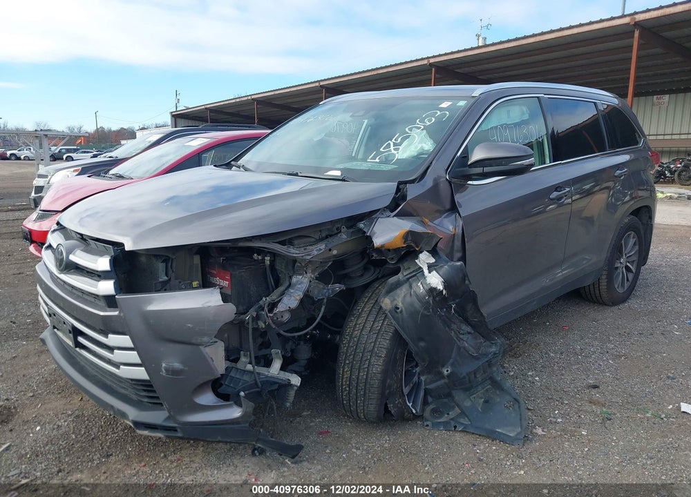2019 TOYOTA HIGHLANDER XLE VIN: 5TDJZRFH4KS585063