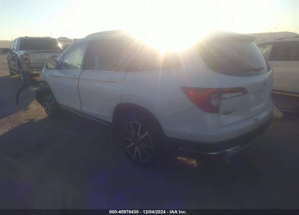 2022 HONDA PILOT AWD TOURING 7 PASSENGER VIN: 5FNYF6H63NB059646