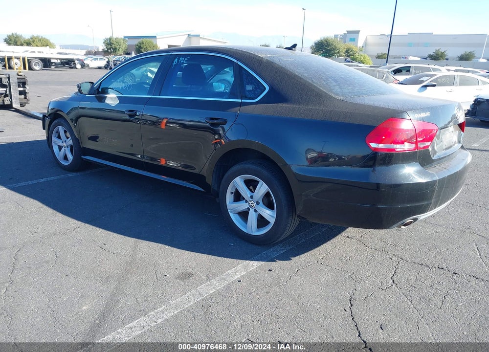 2014 VOLKSWAGEN PASSAT 2.5L SE VIN: 1VWBP7A30EC011539