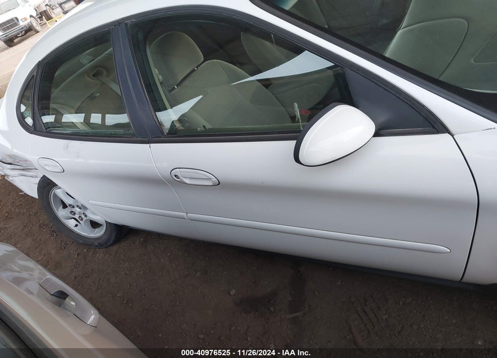2000 FORD TAURUS SES VIN: 1FAFP55U8YG237102