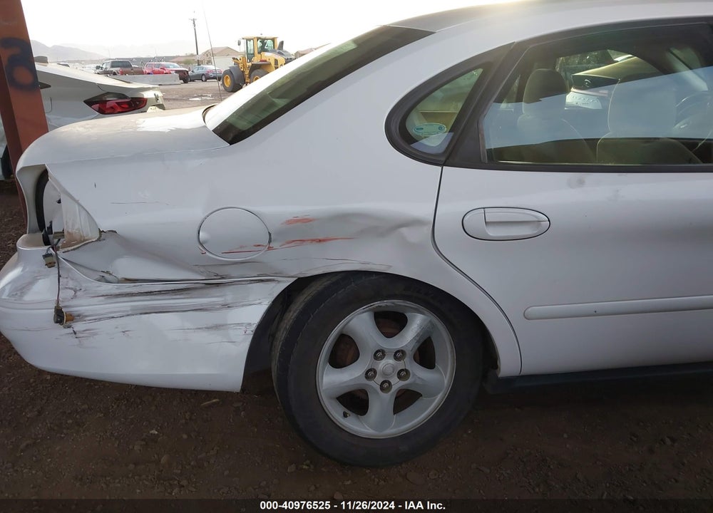 2000 FORD TAURUS SES VIN: 1FAFP55U8YG237102