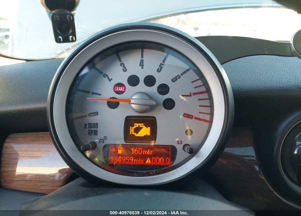 2007 MINI COOPER S VIN: WMWMF73547TT85102