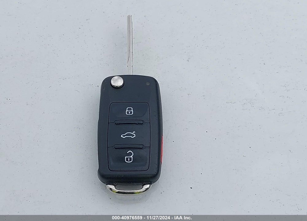 2013 VOLKSWAGEN JETTA GLI AUTOBAHN W/NAV VIN: 3VW4A7AJ2DM412502
